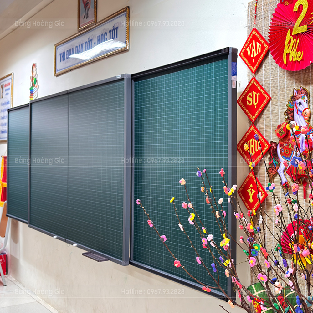 Bảng trượt ngang 4 cánh liền nguyên khối | Bảng Hoàng Gia Bảng trượt ngang liền nguyên khối 4 cánh – chia nhiều vùng viết, dễ trình bày