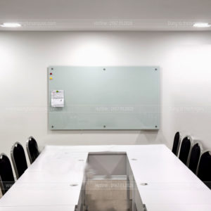 Bảng Kính Từ – Viết Mượt, Hút Nam Châm Mạnh | Bảng Hoàng Gia