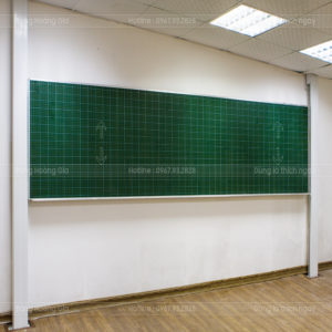 Cột thép 90x90, thanh trượt 30x30 sơn tĩnh điện trắng sứ của bảng trượt dọc 1 lớp