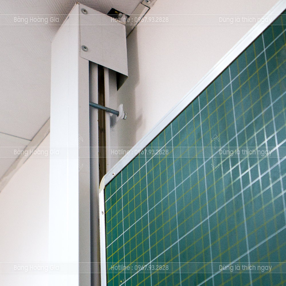 Hệ bi nhựa – cáp treo 2 bên chống tụt cáp (bảng trượt dọc 1 lớp) Hệ bi nhựa và cáp treo 2 bên chống tụt cáp giúp bảng trượt dọc 1 lớp vận hành êm, an toàn