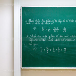 Mặt bảng từ xanh chống lóa Hàn Quốc của bảng trượt dọc 1 lớp, tùy chọn kẻ ô 5x5 hoặc không kẻ